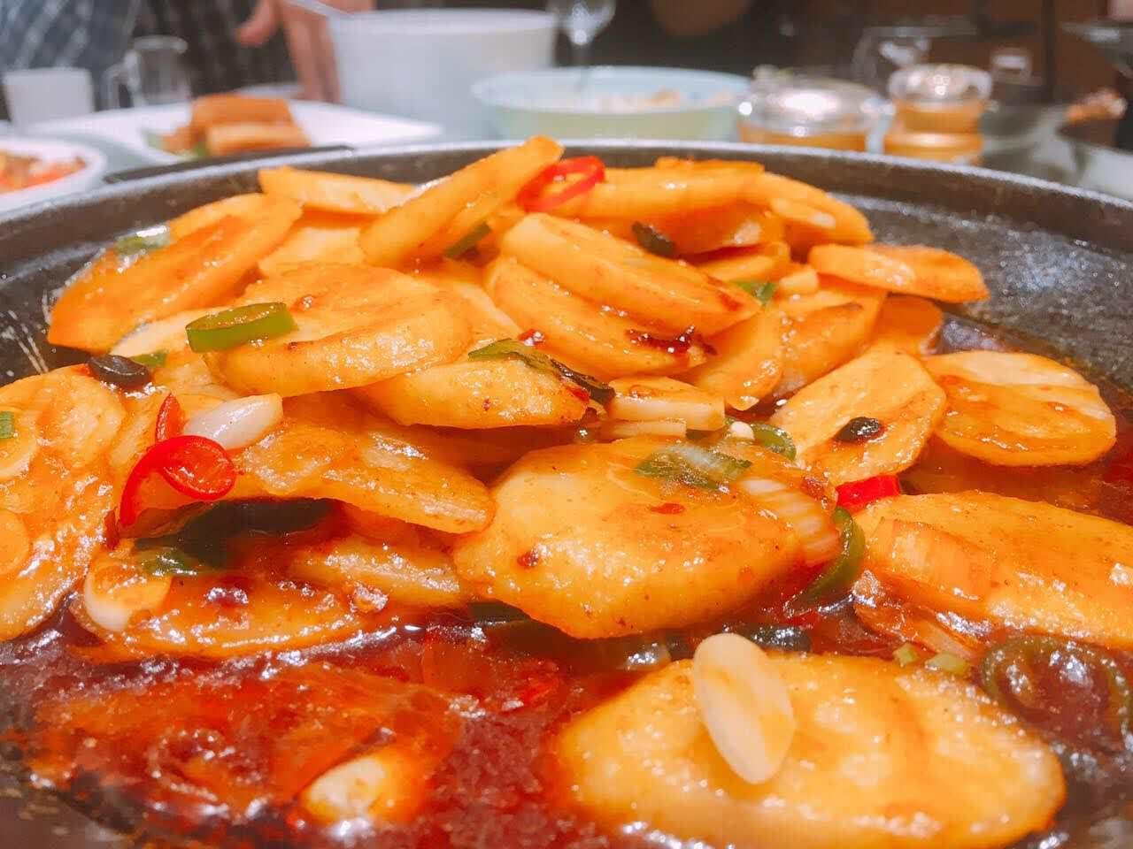 阿帆提新疆美食·歌舞表演·团建聚餐(东站店)