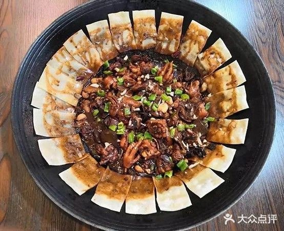 皖北俞方三胖地锅鸡(万达店)