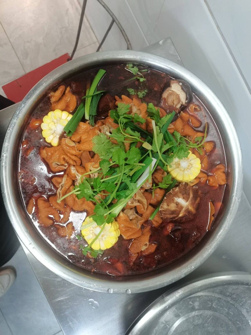 啃一锅农家铁锅炖
