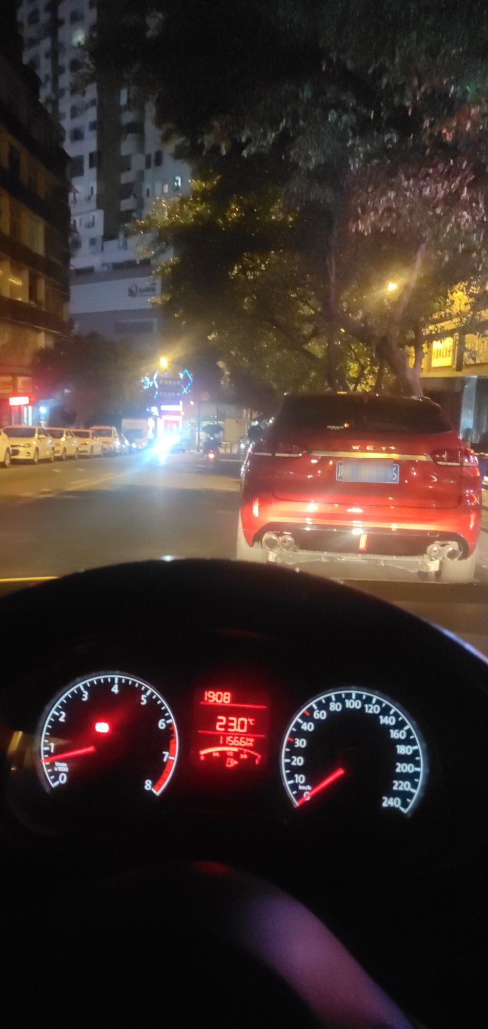新宇广厦停车场-出入口