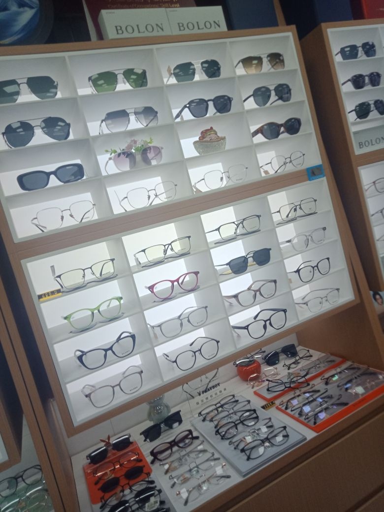 奥莱视光眼镜工厂店