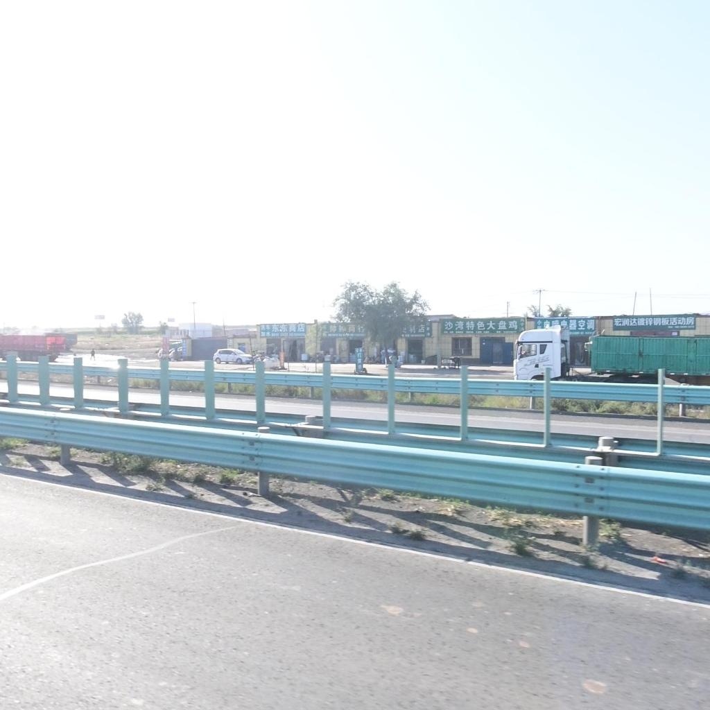 沙湾特色大盘鸡丸子汤