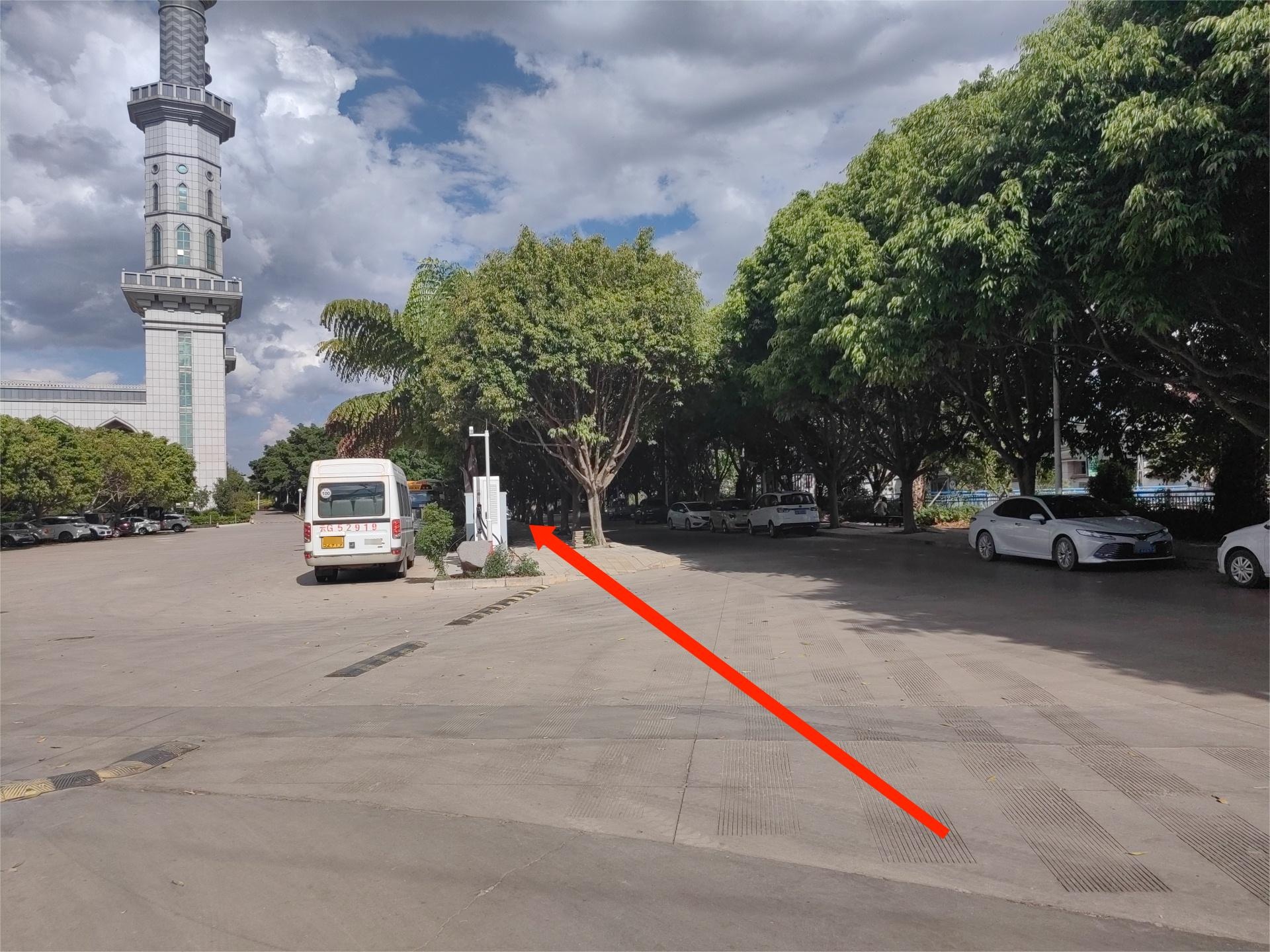 南方电网充电站(个旧市沙甸大清真寺停车场充电站)