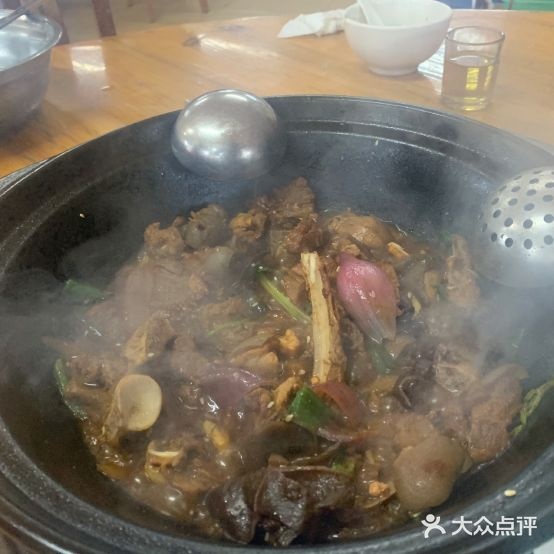 雄发火锅城