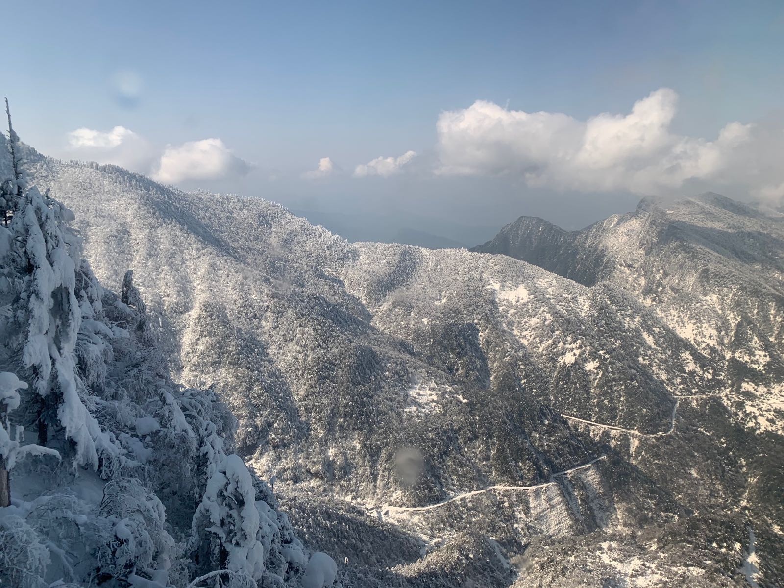 瓦屋山风景区