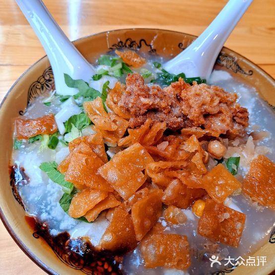 嘉州王太婆·跷脚牛肉·纯豆腐脑·糍粑冰粉·钵钵鸡
