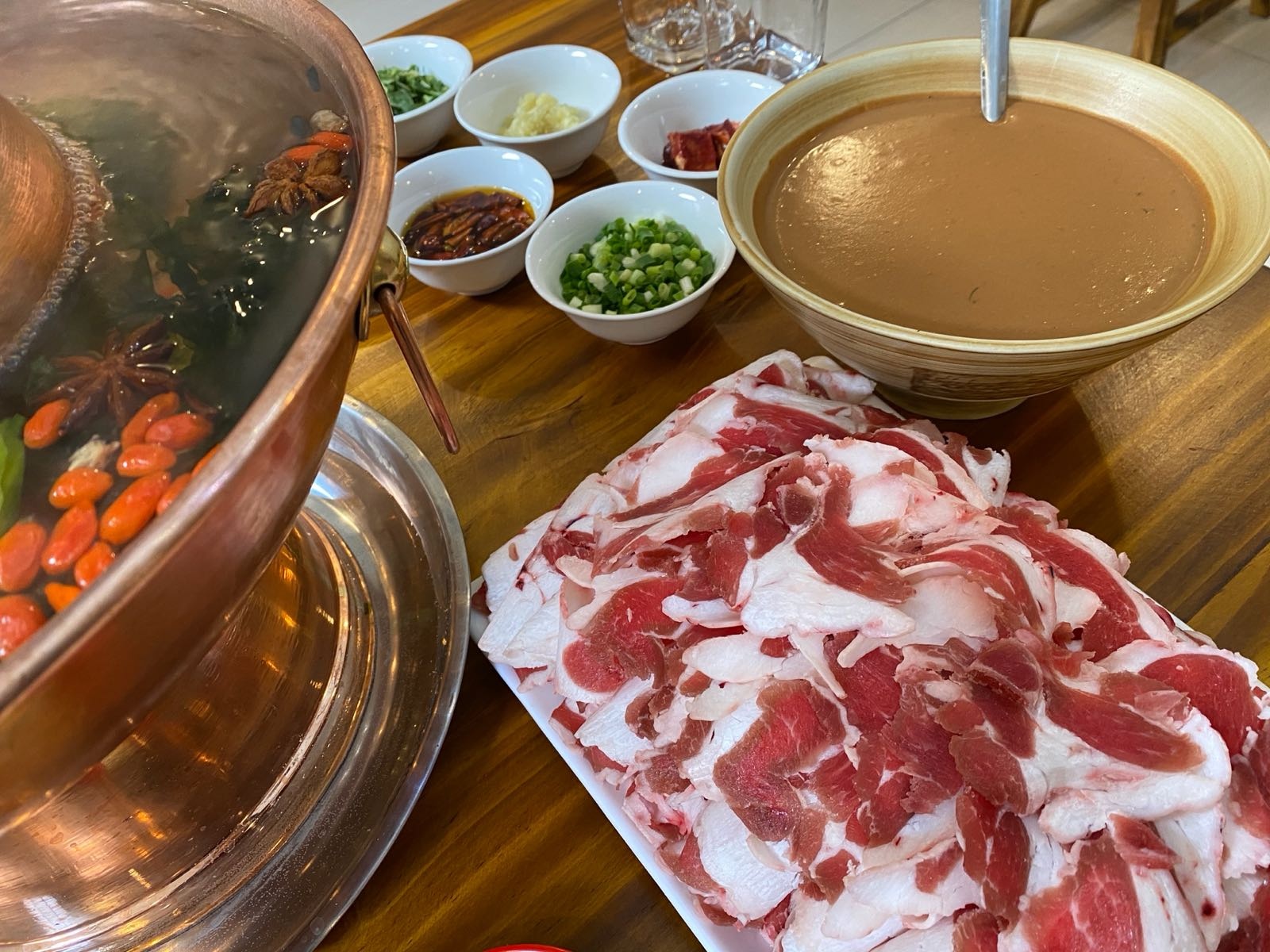 木炭翁铜锅涮肉