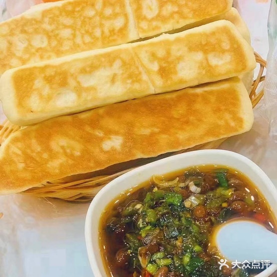 铁锅铜勺大锅台