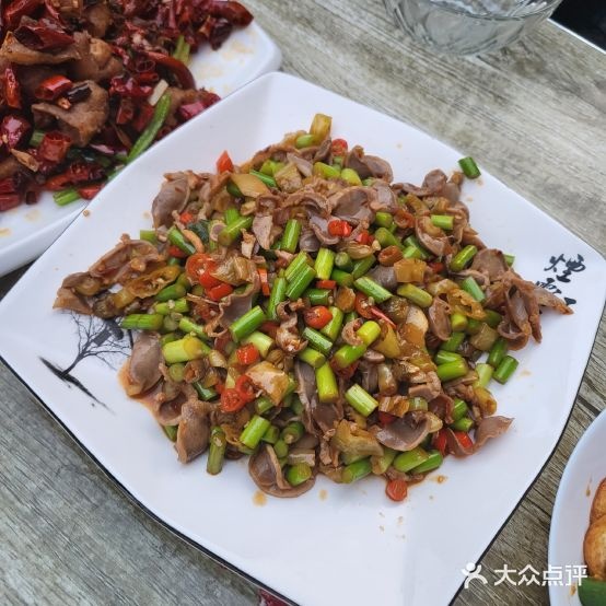 阿东一家香菜小馆