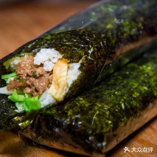 晶亮亮海苔饭卷