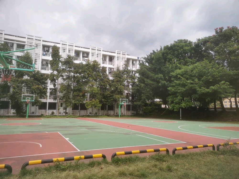 三亚学院-北十七篮球场