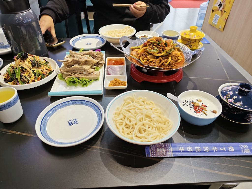 多娅爆炒牛犊肉(固原店)