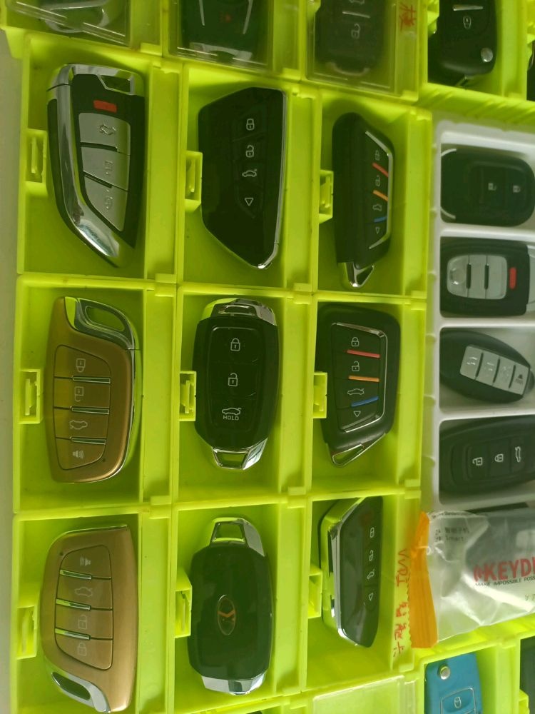 七个六开锁换锁配汽车钥匙