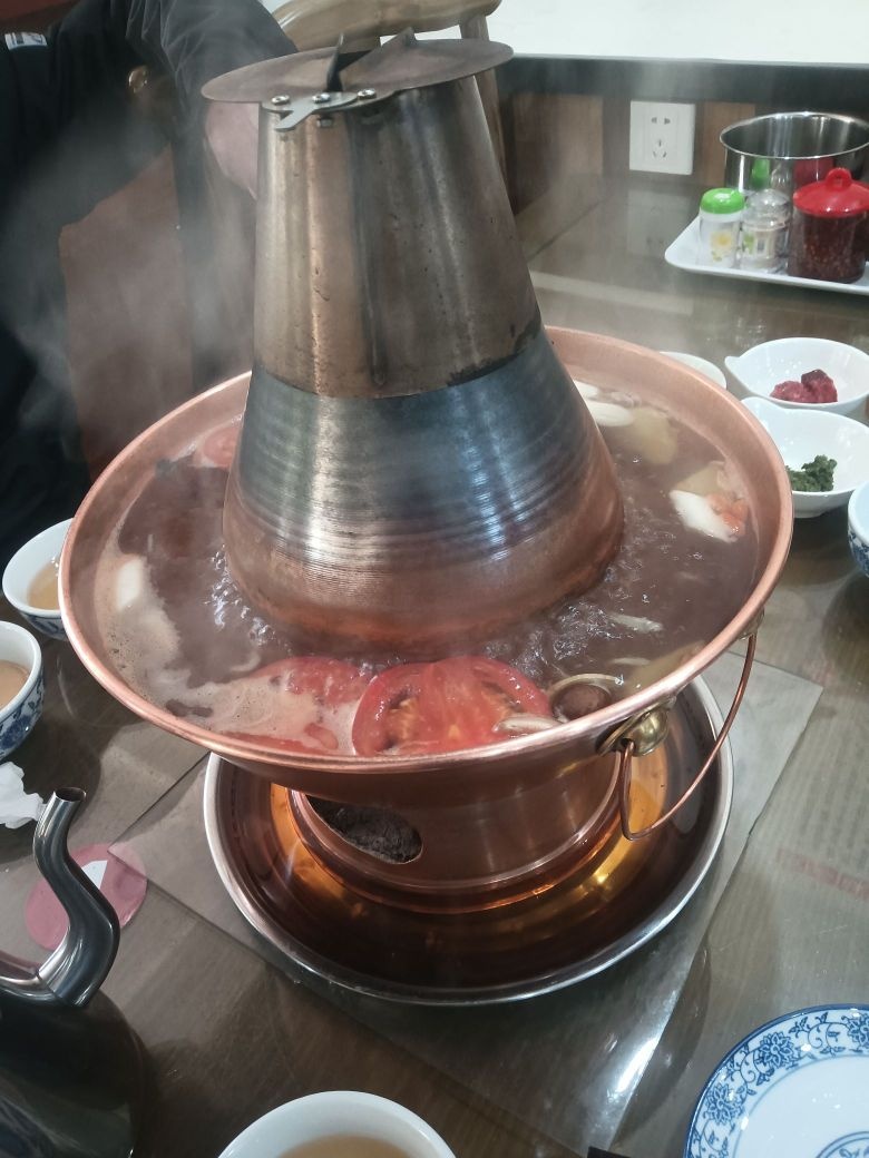蒙泽源烧麦铜锅涮肉