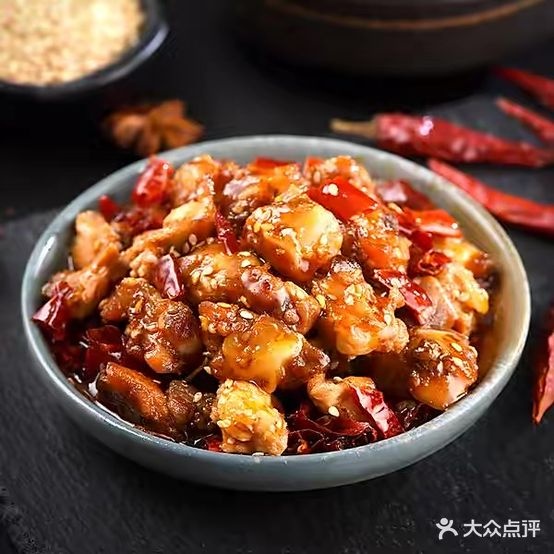 俞邦主川菜(华研水岸国际店)