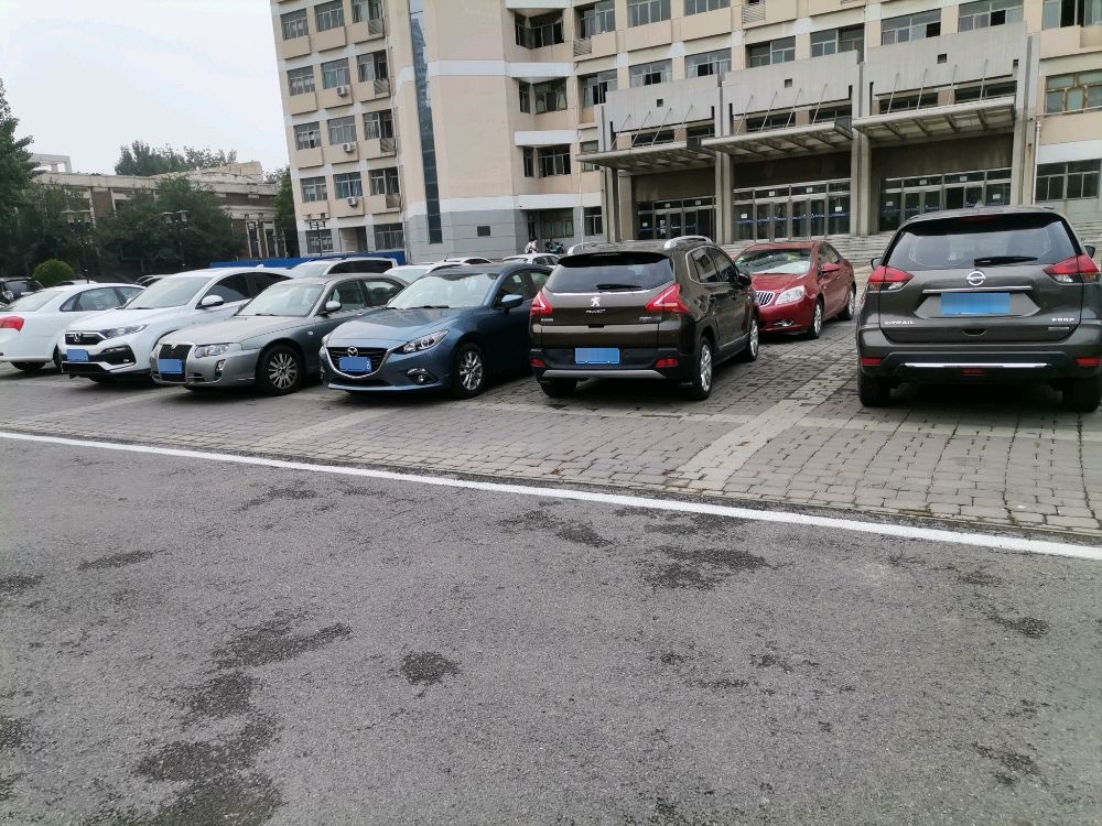 河北工业大学红桥校区(南院)-停车场