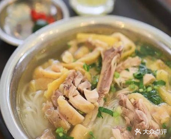 隆林鸡肉粉(水街店)