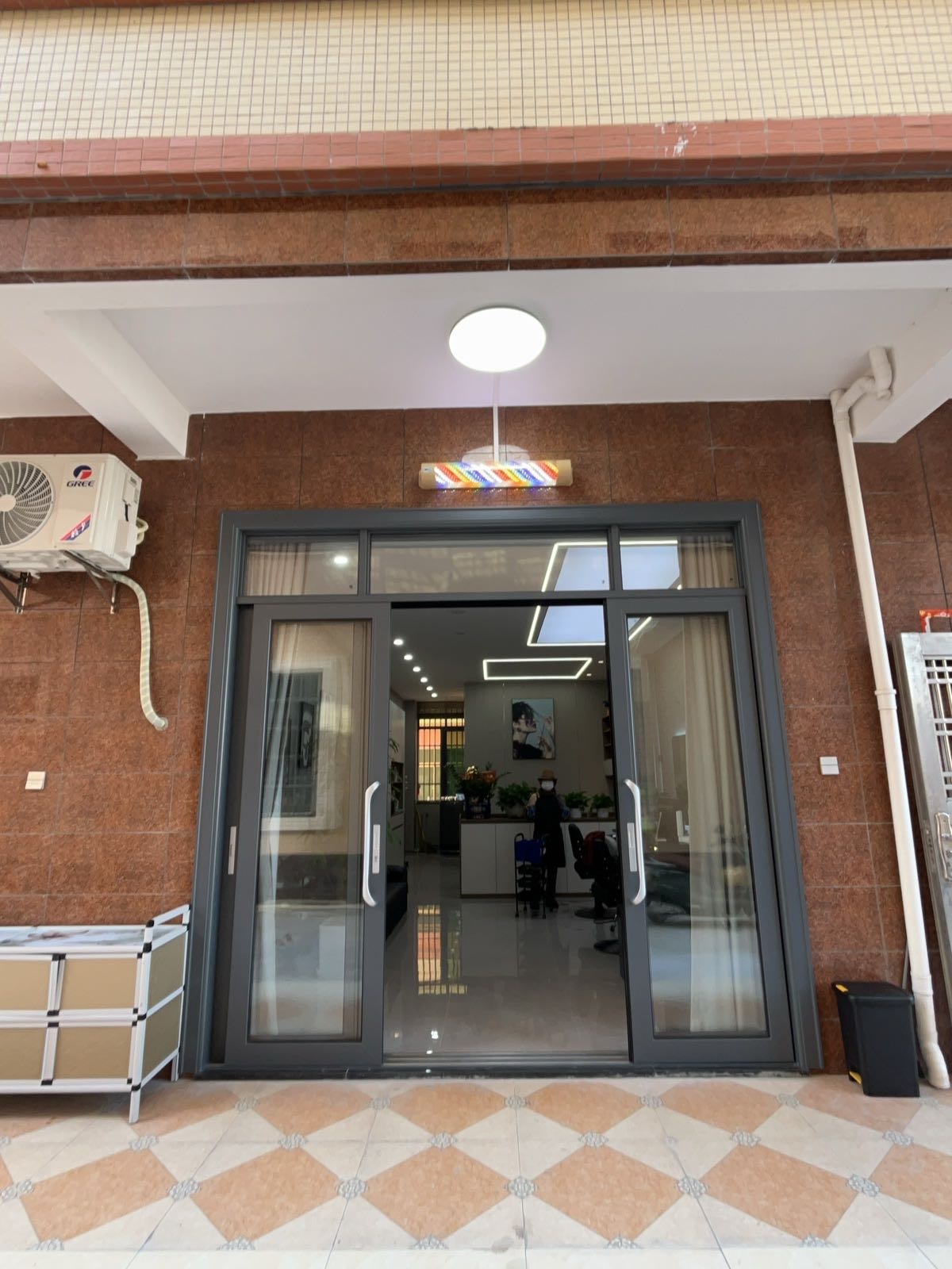 露茜发型形象设计工作室