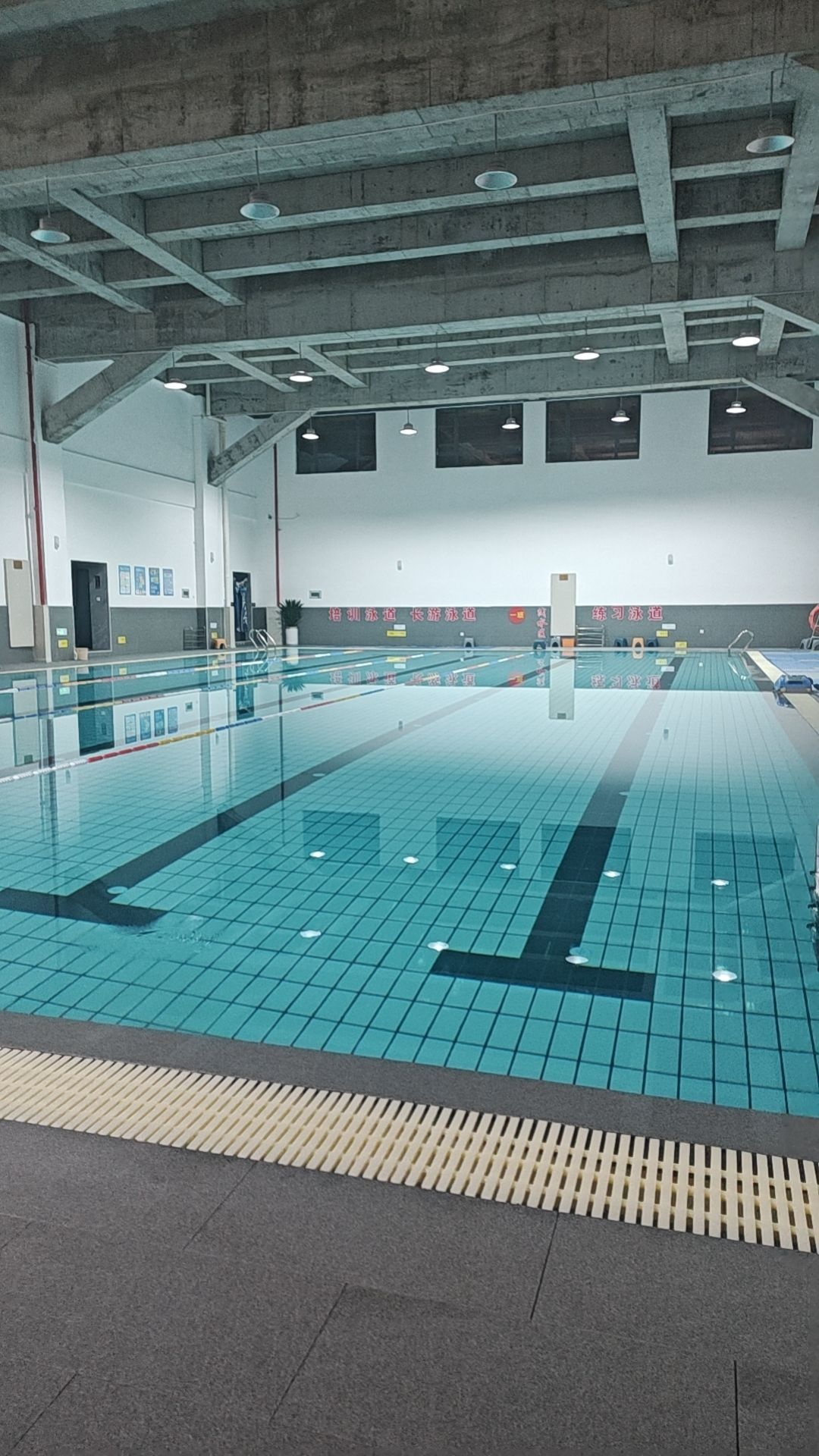建宁县恒温游泳馆