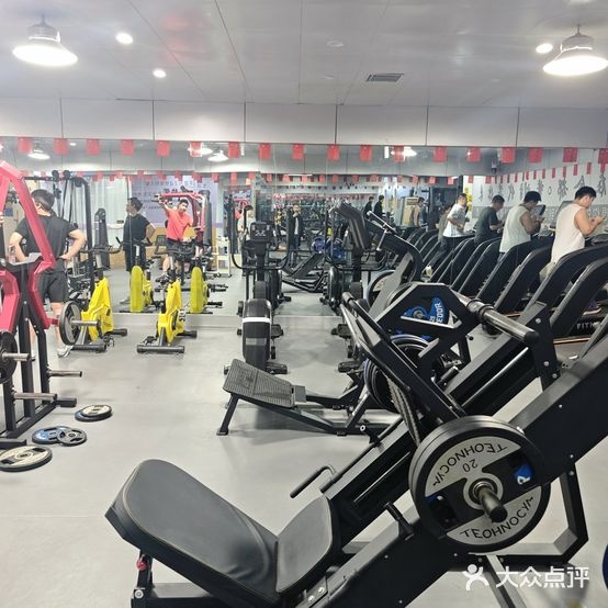 金都梦时代游泳健身俱乐部