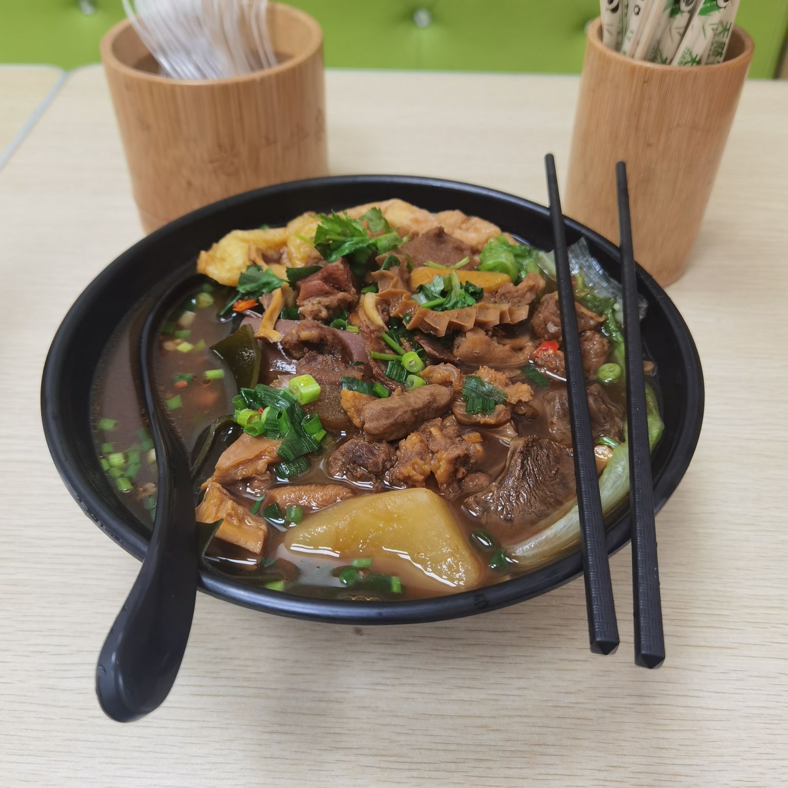 老广牛杂铺(龙华地铁站A出口店)