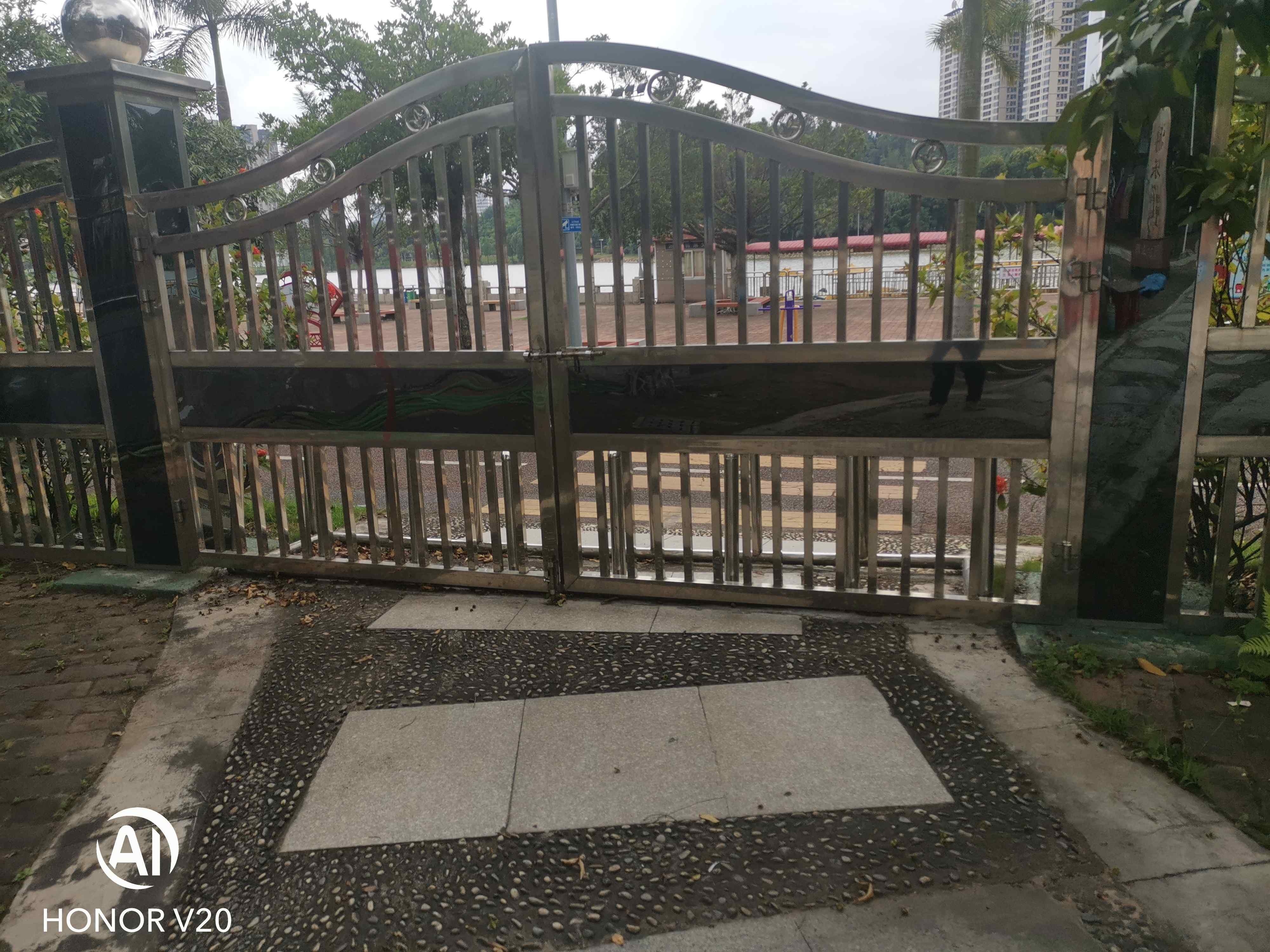 鹤山公园游乐场-西2门