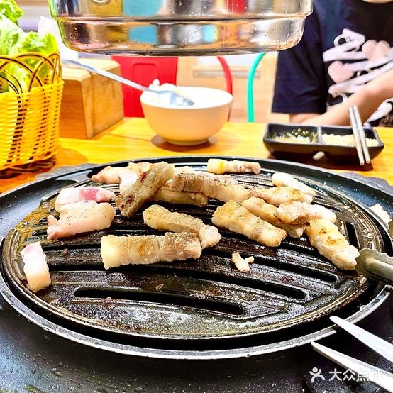 一家烤肉店