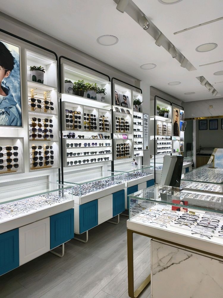 眼视界眼镜店