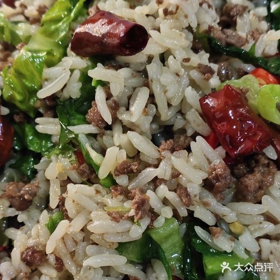 子睦小疱丁鲜牛屋(盈江店)