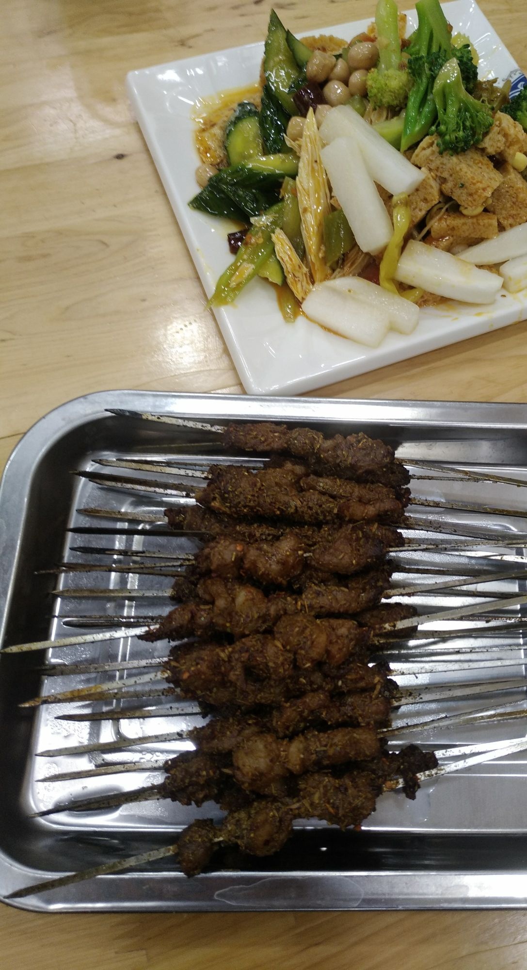 鑫盛祥泡馍烧烤私房菜(南湖艺境店)