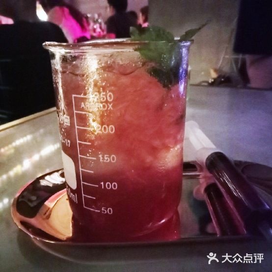 宇宙治疗中心cocktail·whiskey·coffee bar